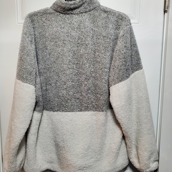 Oversized Fuzzy Fleece Pullover Sweatshirt - Picture 7 of 11
